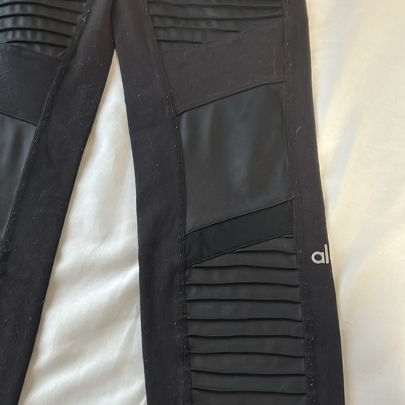 Alo Yoga moto leggings black size XS - Picture 5 of 9